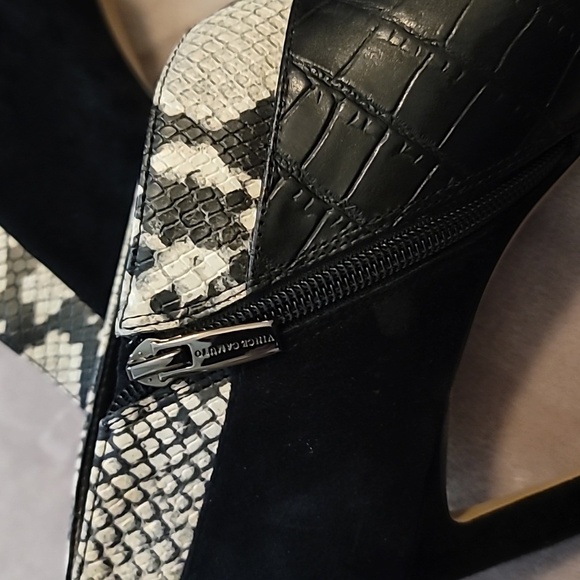 Vince Camuto Ankle Booties 10M - Picture 6 of 8